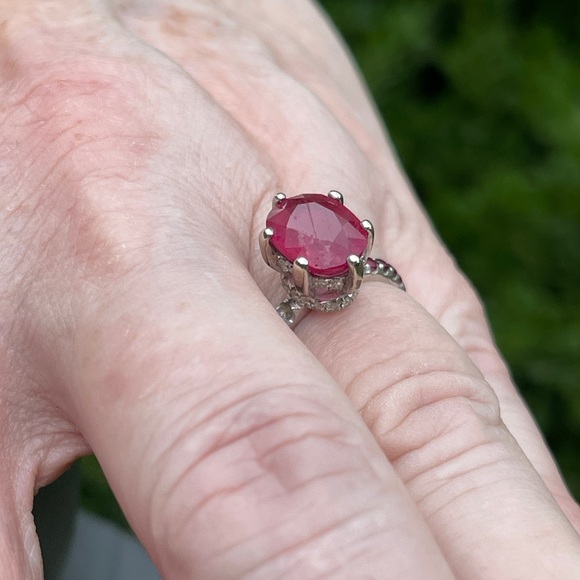 2.7 ct Ruby set in 18k white gold diamonds around the Ruby $7000. Steal-read on! - Picture 8 of 13